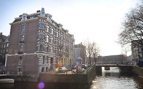Amsterdam Inn Hotel